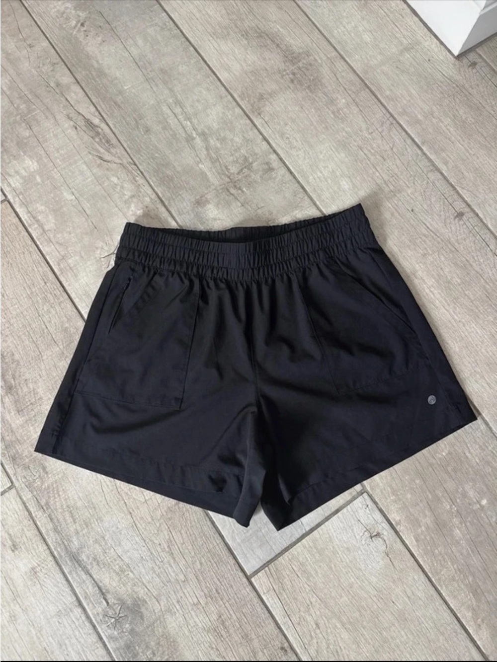 Apana athletic shorts